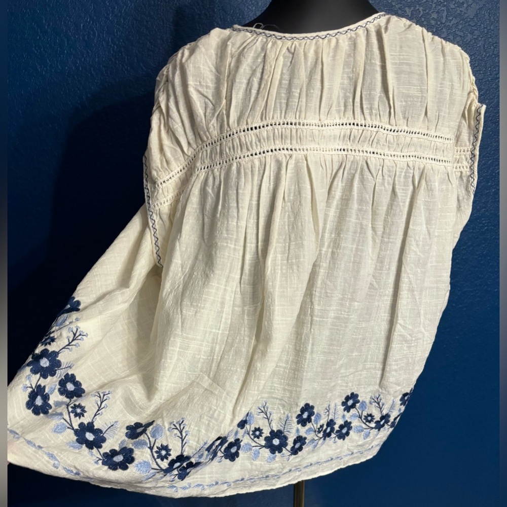 2/$40 MAX STUDIO nwt “linen” sleeveless embroidered half-button floral top - Picture 10 of 16